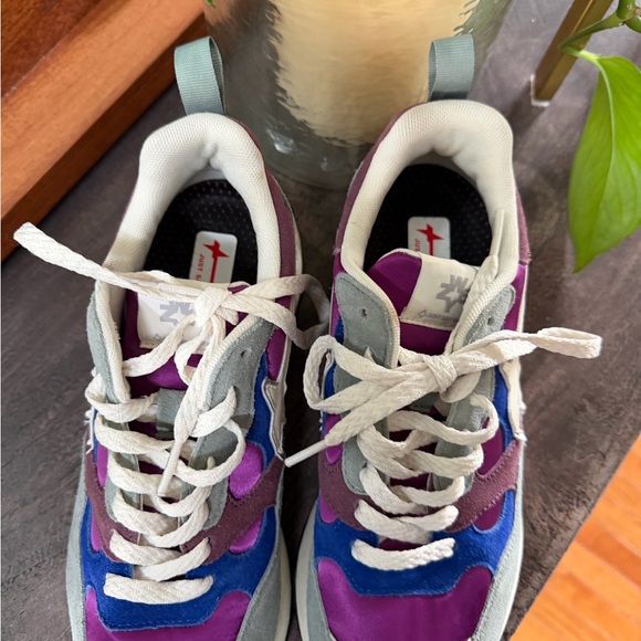 W6YZ Colorblock Suede Sneakers Size 39 (US 8.5) - Picture 4 of 9